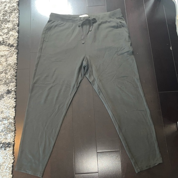 Lou & Grey for LOFT Women Casual Pants Large. Camo color NWOT - Picture 1 of 7